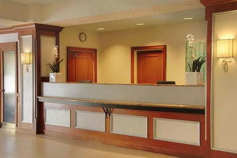 Springhill Suites By Marriott Tampa Westshore 3*,